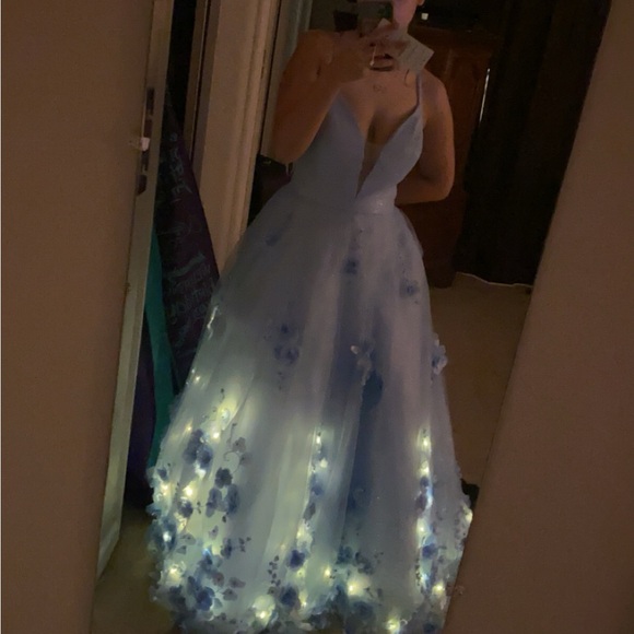 custom prom dress. size 12 but fit more like an 8. - Picture 2 of 4